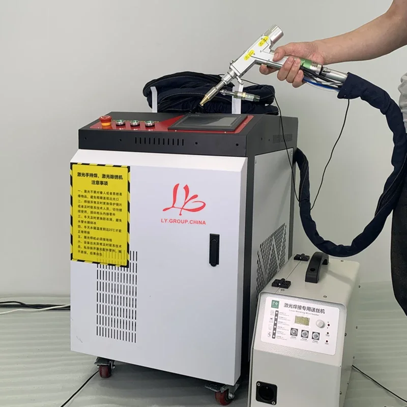 ハンドヘルドレーザー切断機 5in1 溶接切断洗浄錆除去 B - Handheld Laser Welding Machine のレビューと価格